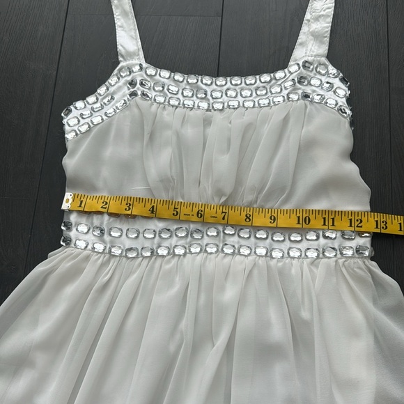 Kaidanni - White Dress - Picture 2 of 5